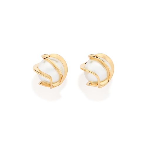 GOLD WRAPPED PEARL STUD EARRINGS