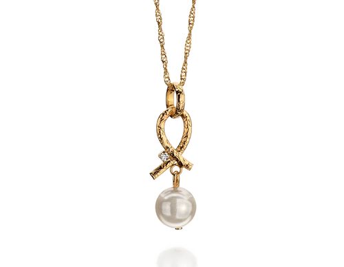 GOLD PENDANT WITH PEARL AND CRYSTAL