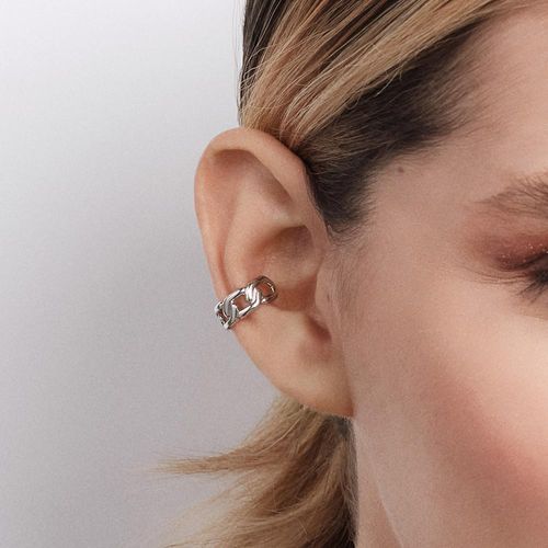 PLATINUM CHAIN EAR CUFF