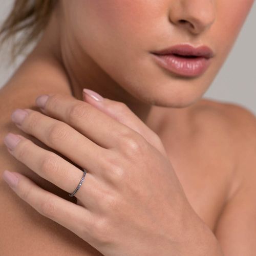 BLACK RHODIUM STUDDED SKINNY RING IN PURPLE