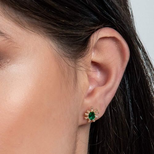 GOLD TRADITIONAL ROYALTY STUD EARRING IN GREEN