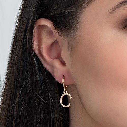 GOLD LETTER HUGGIE EARRINGS -LETTER C