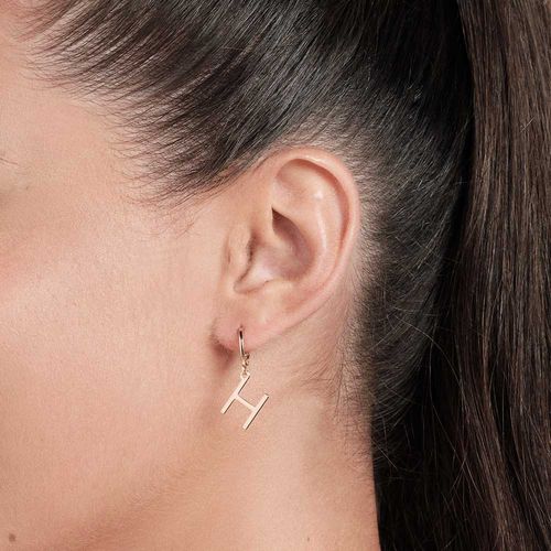 GOLD LETTER HUGGIE EARRINGS -LETTER H